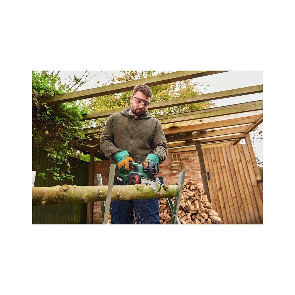 Ланцюгова пила Bosch аккумуляторная UniversalChain (0.600.8B8.000) - фото 2 Ланцюгова пила Bosch аккумуляторная UniversalChain (0.600.8B8.000) - фото 2