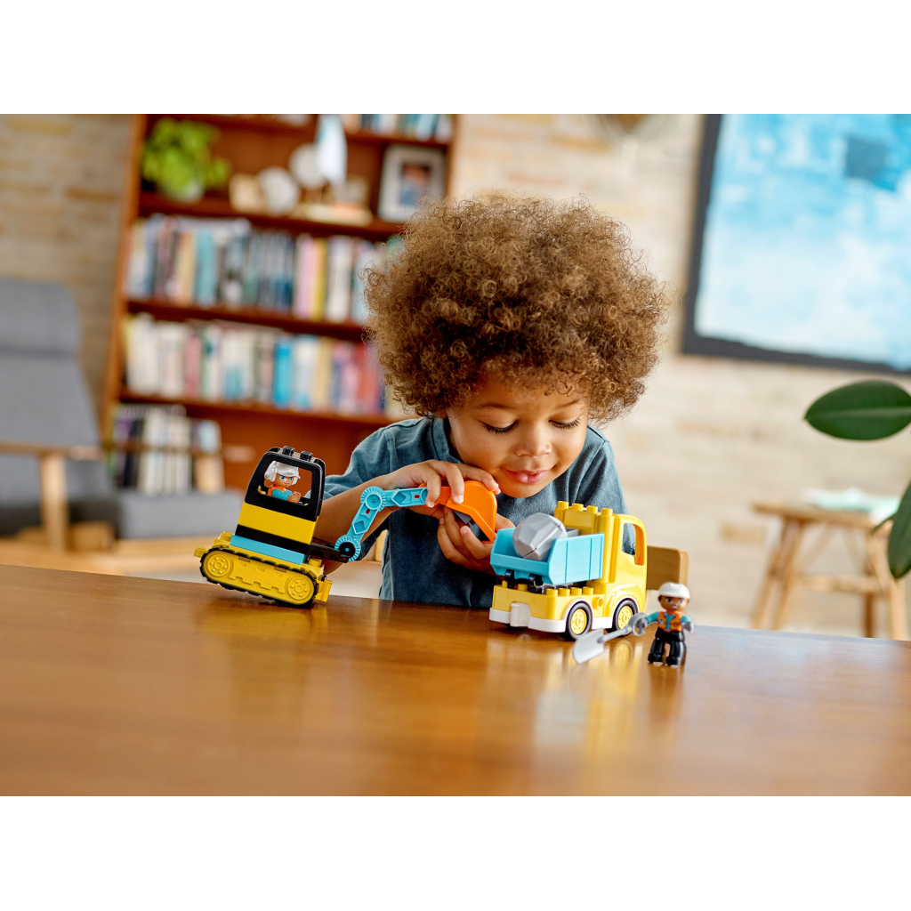 Конструктор LEGO Вантажівка і гусеничний екскаватор (10931) - фото 10 Конструктор LEGO Вантажівка і гусеничний екскаватор (10931) - фото 10