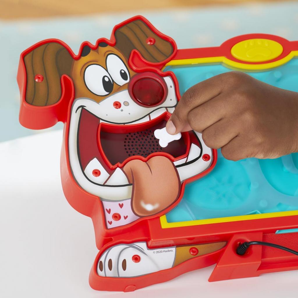 Настільна гра Hasbro Операція Лікуємо собачку з ефектами (E9694) - фото 4 Настільна гра Hasbro Операція Лікуємо собачку з ефектами (E9694) - фото 4