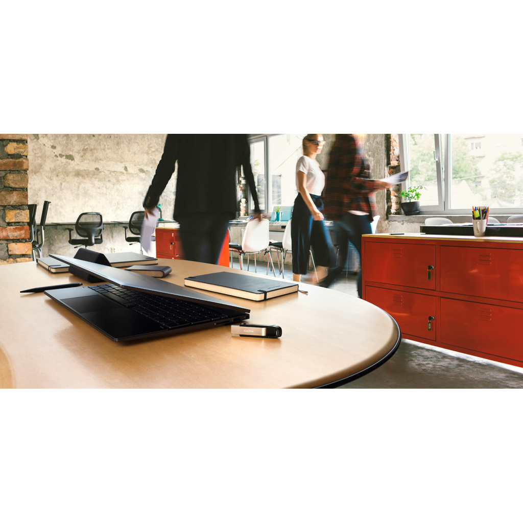 USB флеш накопичувач SanDisk 128GB Extreme Go USB 3.2 (SDCZ810-128G-G46) - фото 5 USB флеш накопичувач SanDisk 128GB Extreme Go USB 3.2 (SDCZ810-128G-G46) - фото 5