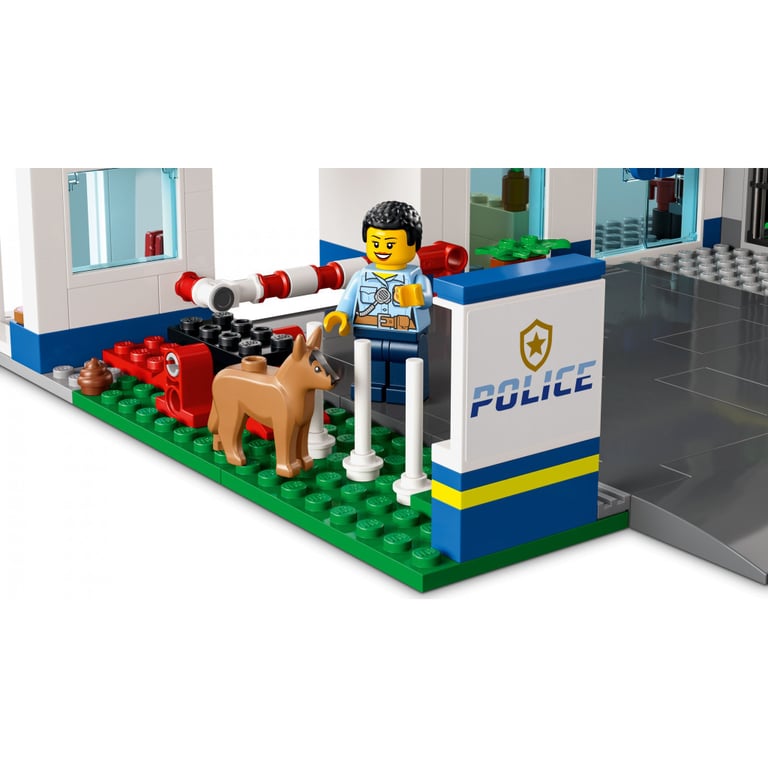 Конструктор LEGO City Поліцейська ділянка 668 деталей (60316) - фото 4