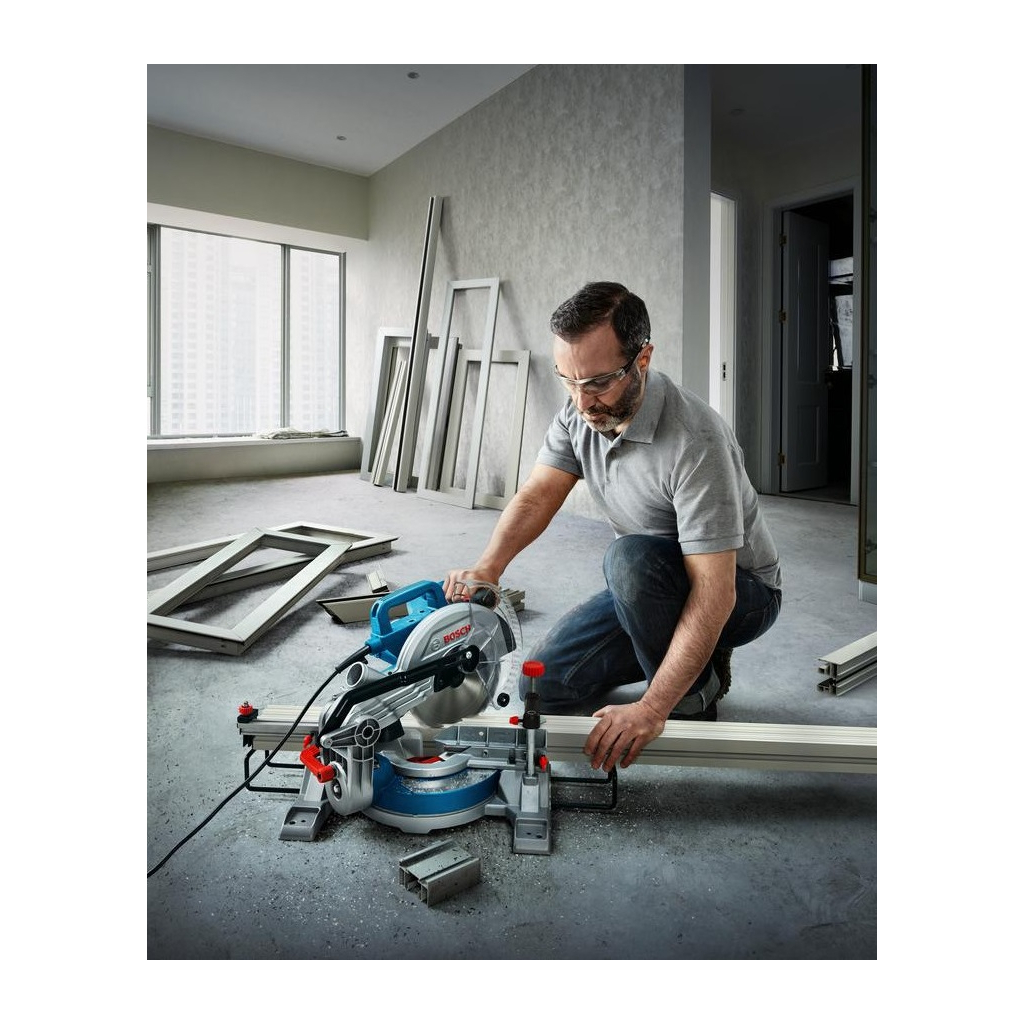 Торцювальна пила Bosch GCM 216 (0.601.B33.000) - фото 8 Торцювальна пила Bosch GCM 216 (0.601.B33.000) - фото 8