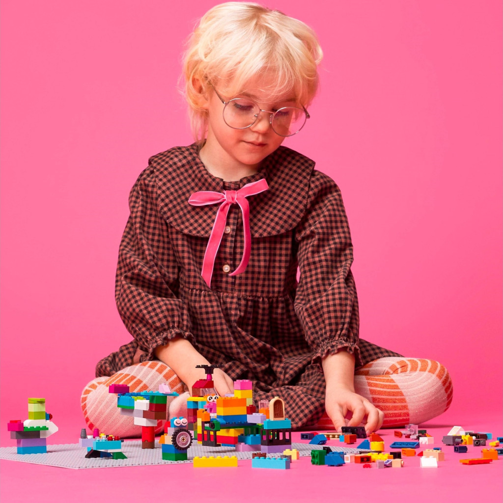 Конструктор LEGO Classic Базова пластина сірого кольору (11024) - фото 2 Конструктор LEGO Classic Базова пластина сірого кольору (11024) - фото 2