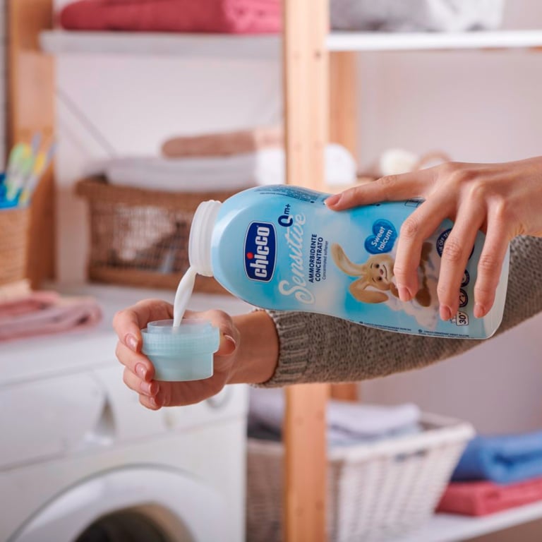 Кондиціонер для білизни Chicco Sensitive Sweet Talcum пом'якшувач тканин 750 мл (8058664103126) - фото 3