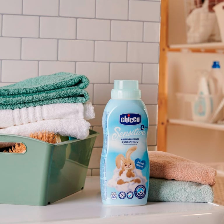 Кондиціонер для білизни Chicco Sensitive Sweet Talcum пом'якшувач тканин 750 мл (8058664103126) - фото 4