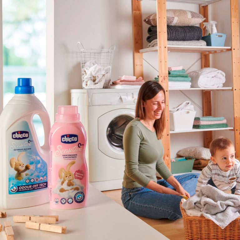 Кондиціонер для білизни Chicco Sensitive Delicate Flowers пом'якшувач тканин 750 мл (8058664122462) - фото 2