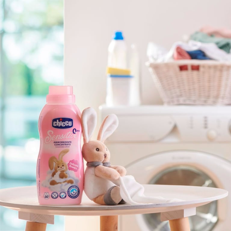 Кондиціонер для білизни Chicco Sensitive Delicate Flowers пом'якшувач тканин 750 мл (8058664122462) - фото 5