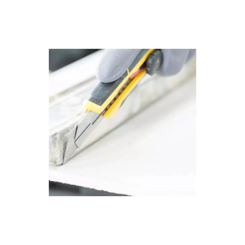 Ніж монтажний Stanley FatMax, 25-мм сегментне лезо гвинтовий фіксатор, L=205 мм. (FMHT10330-0) - фото 2 Ніж монтажний Stanley FatMax, 25-мм сегментне лезо гвинтовий фіксатор, L=205 мм. (FMHT10330-0) - фото 2