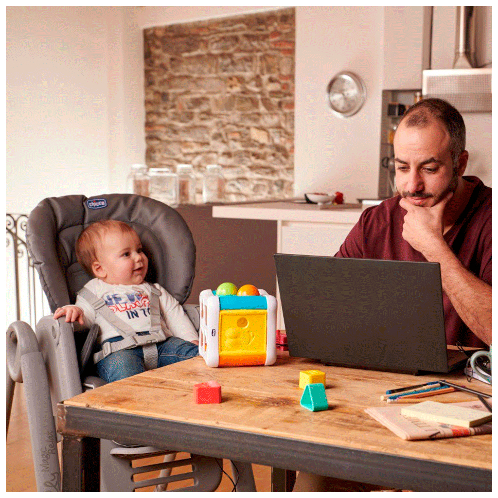 Розвиваюча іграшка Chicco сортер 2 в 1 Куб (09686.10) - фото 4 Розвиваюча іграшка Chicco сортер 2 в 1 Куб (09686.10) - фото 4