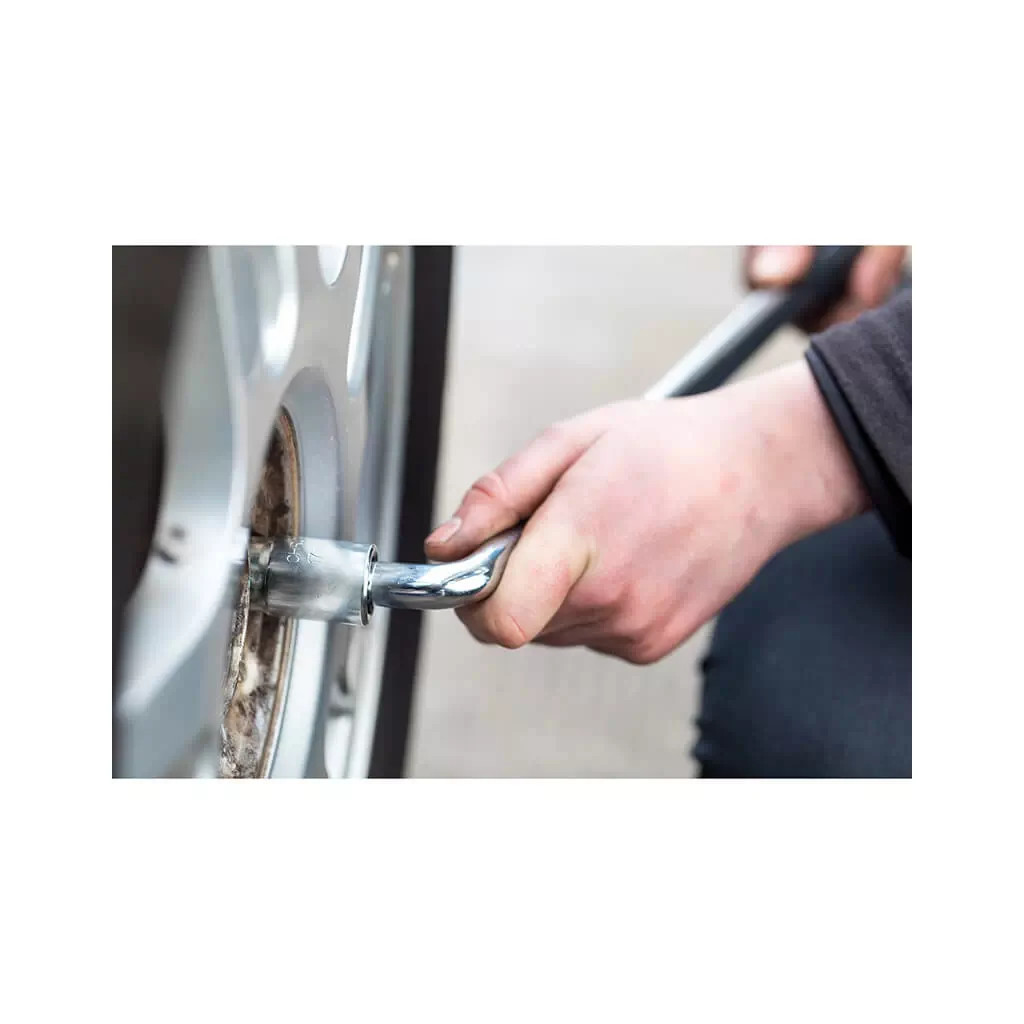 Ключ Stanley телескопічний для заміни коліс, головки 17/19 мм та 21/23 мм. (STHT80890-0) - фото 6 Ключ Stanley телескопічний для заміни коліс, головки 17/19 мм та 21/23 мм. (STHT80890-0) - фото 6