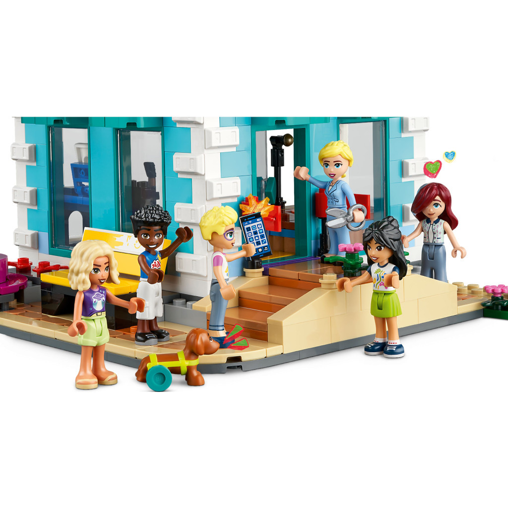 Конструктор LEGO Friends Хартлейк-Сіті. Громадський центр 1513 деталей (41748) - фото 5 Конструктор LEGO Friends Хартлейк-Сіті. Громадський центр 1513 деталей (41748) - фото 5