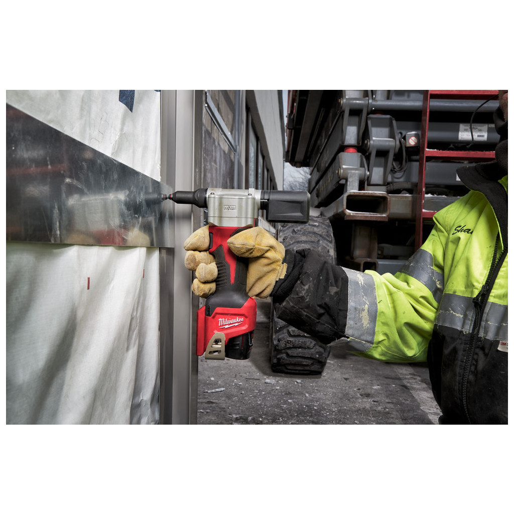 Заклепувальник Milwaukee аккумуляторний M12 BPRT-201X, діаметр 2,4-4,8мм (4933464405) - фото 7 Заклепувальник Milwaukee аккумуляторний M12 BPRT-201X, діаметр 2,4-4,8мм (4933464405) - фото 7