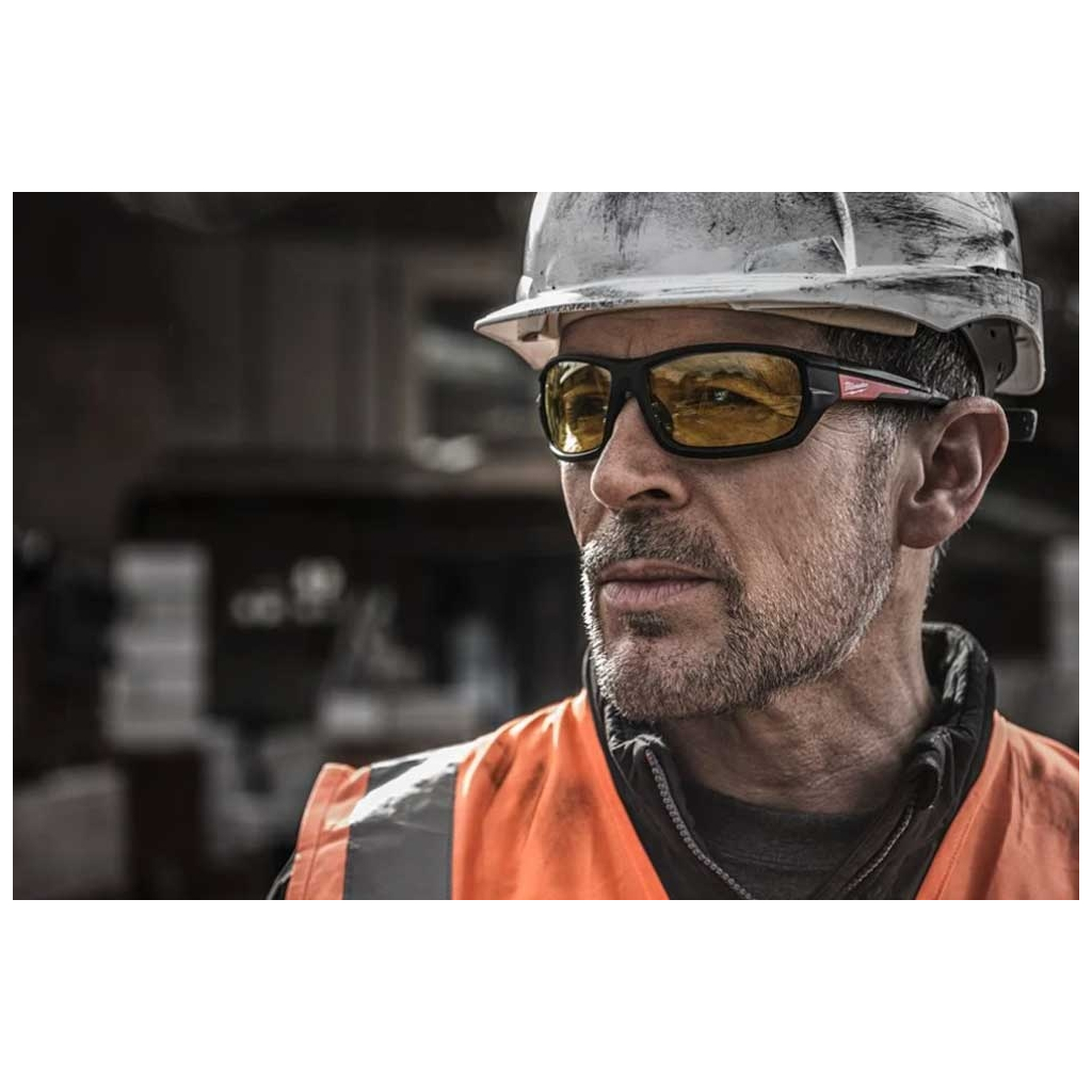 Захисні окуляри Milwaukee Performance, жовті (4932478928) - фото 5 Захисні окуляри Milwaukee Performance, жовті (4932478928) - фото 5