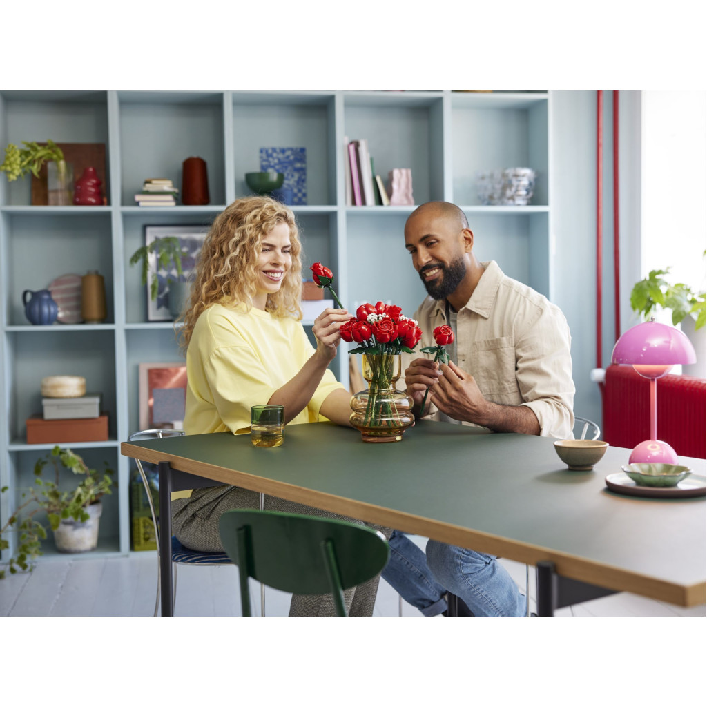 Конструктор LEGO Icons Букет троянд (10328) - фото 11 Конструктор LEGO Icons Букет троянд (10328) - фото 11