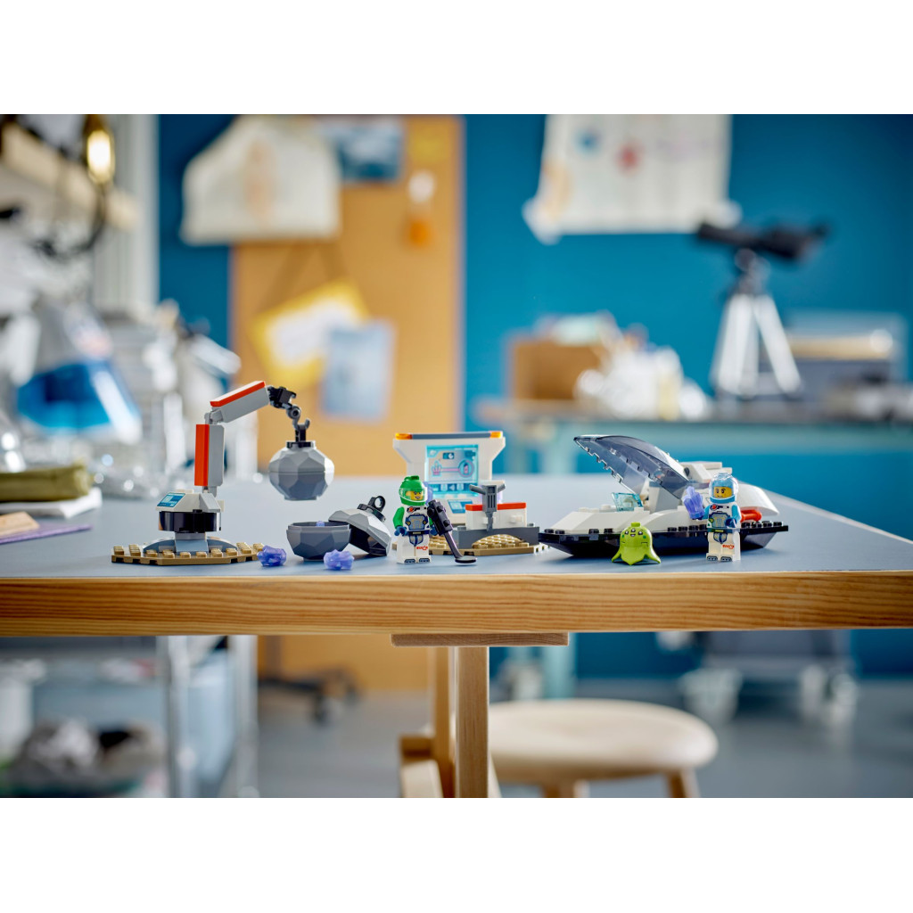 Конструктор LEGO City Космічний корабель і дослідження астероїда 126 деталей (60429) - фото 7 Конструктор LEGO City Космічний корабель і дослідження астероїда 126 деталей (60429) - фото 7