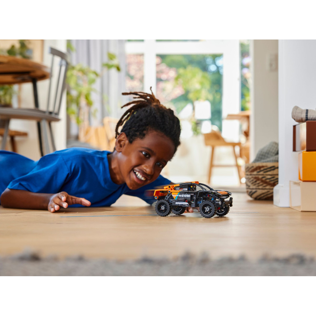 Конструктор LEGO Technic Автомобіль для перегонів NEOM McLaren Extreme E 252 деталей (42166) - фото 7 Конструктор LEGO Technic Автомобіль для перегонів NEOM McLaren Extreme E 252 деталей (42166) - фото 7