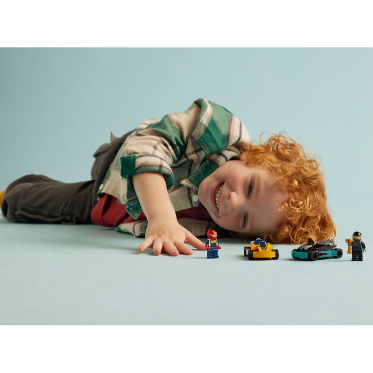Конструктор LEGO City Картинг і гонщики 99 деталей (60400) - фото 8