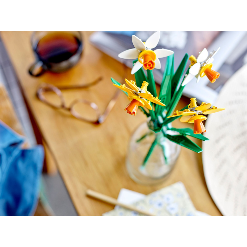 Конструктор LEGO Iconic Нарциси 216 деталей (40747) - фото 8 Конструктор LEGO Iconic Нарциси 216 деталей (40747) - фото 8