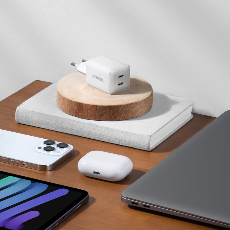 Зарядний пристрій Anker PowerPort 521 Nano Pro - 40W 2xUSB-C PIQ3.0 White (A2038G21) - фото 2