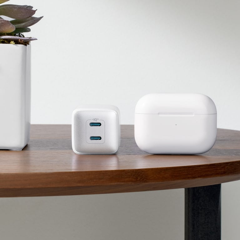Зарядний пристрій Anker PowerPort 521 Nano Pro - 40W 2xUSB-C PIQ3.0 White (A2038G21) - фото 4