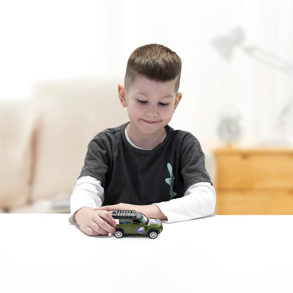 Машина TechnoDrive Автомодель серії Шеврони Героїв - Land Rover Defender 110 - 25 ОПДБр (250289M) - фото 3 Машина TechnoDrive Автомодель серії Шеврони Героїв - Land Rover Defender 110 - 25 ОПДБр (250289M) - фото 3