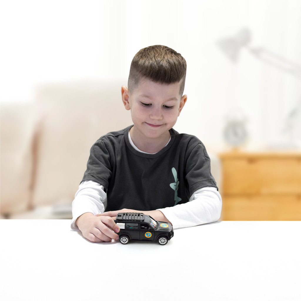 Машина TechnoDrive Автомодель серії Шеврони Героїв - Land Rover Defender 110 - ГУР МО (250364M) - фото 3 Машина TechnoDrive Автомодель серії Шеврони Героїв - Land Rover Defender 110 - ГУР МО (250364M) - фото 3