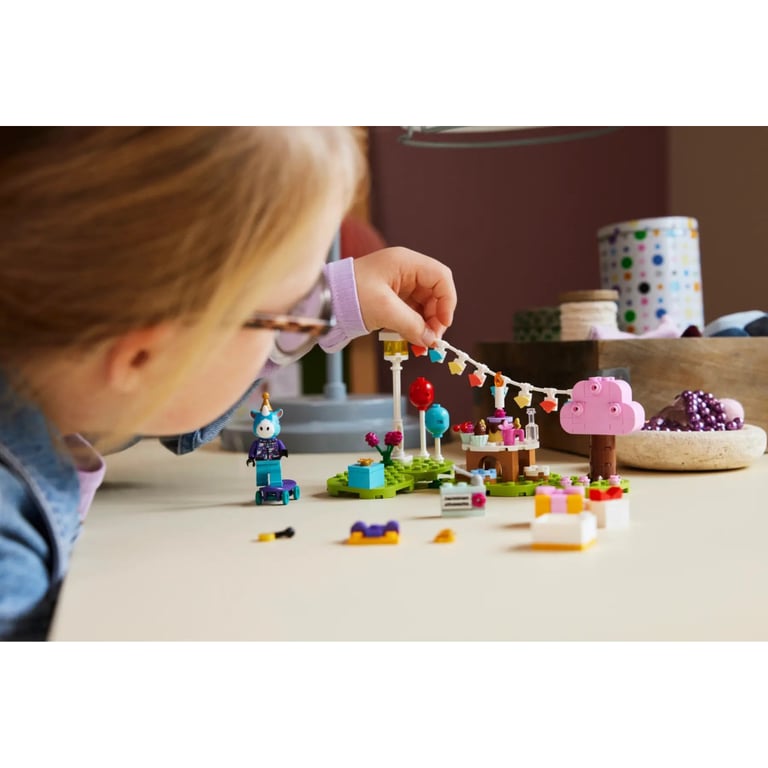 Конструктор LEGO Animal Crossing Вечірка з нагоди дня народження Julian 170 деталей (77046) - фото 3