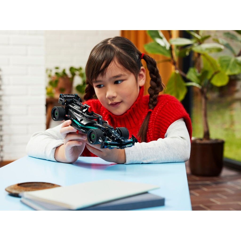 Конструктор LEGO Technic Mercedes-AMG F1 W14 E Performance Pull-Back 240 деталей (42165) - фото 7 Конструктор LEGO Technic Mercedes-AMG F1 W14 E Performance Pull-Back 240 деталей (42165) - фото 7