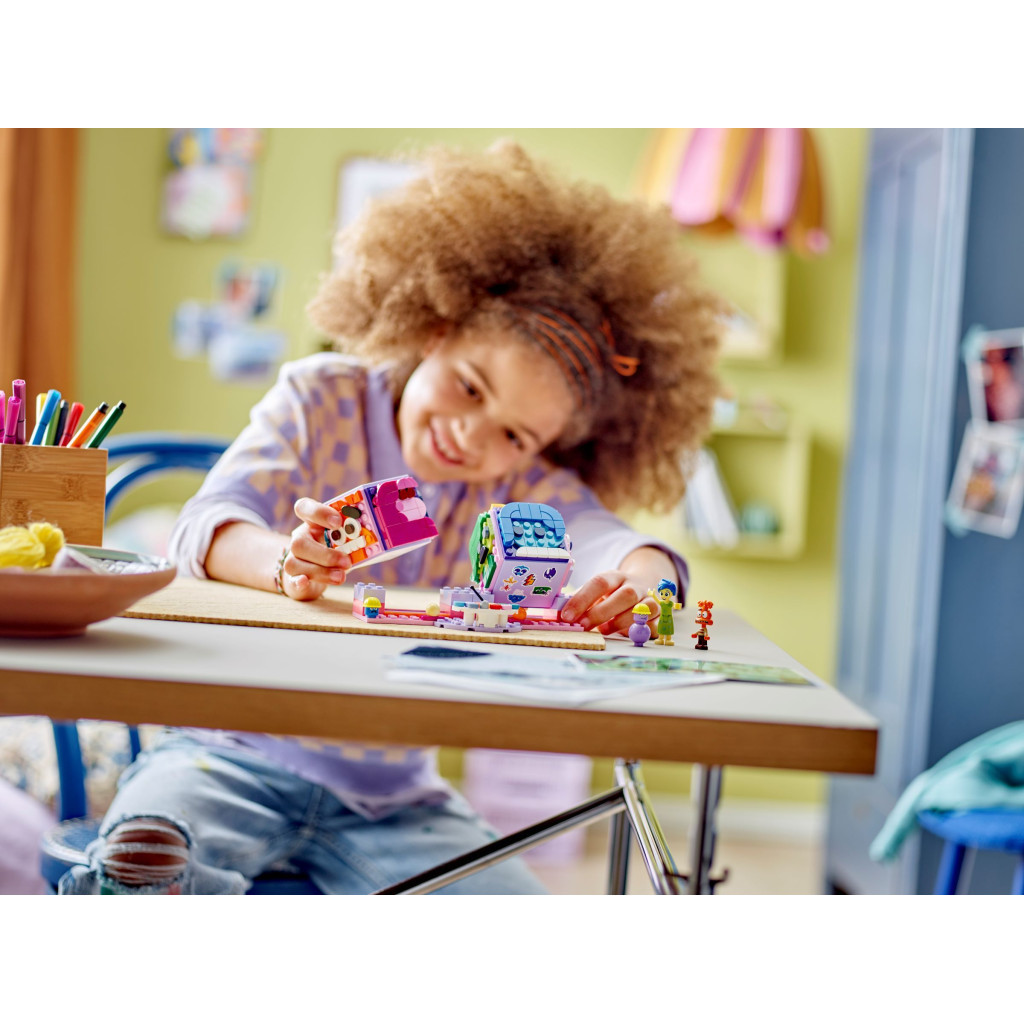 Конструктор LEGO Disney Кубики емоцій із Думками навиворіт 2 від Pixar 394 деталі (43248) - фото 5 Конструктор LEGO Disney Кубики емоцій із Думками навиворіт 2 від Pixar 394 деталі (43248) - фото 5