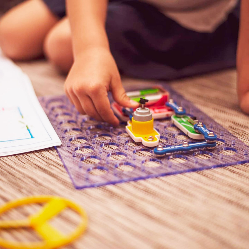 Конструктор DOKA електронний 320 схем (D70707) - фото 6 Конструктор DOKA електронний 320 схем (D70707) - фото 6