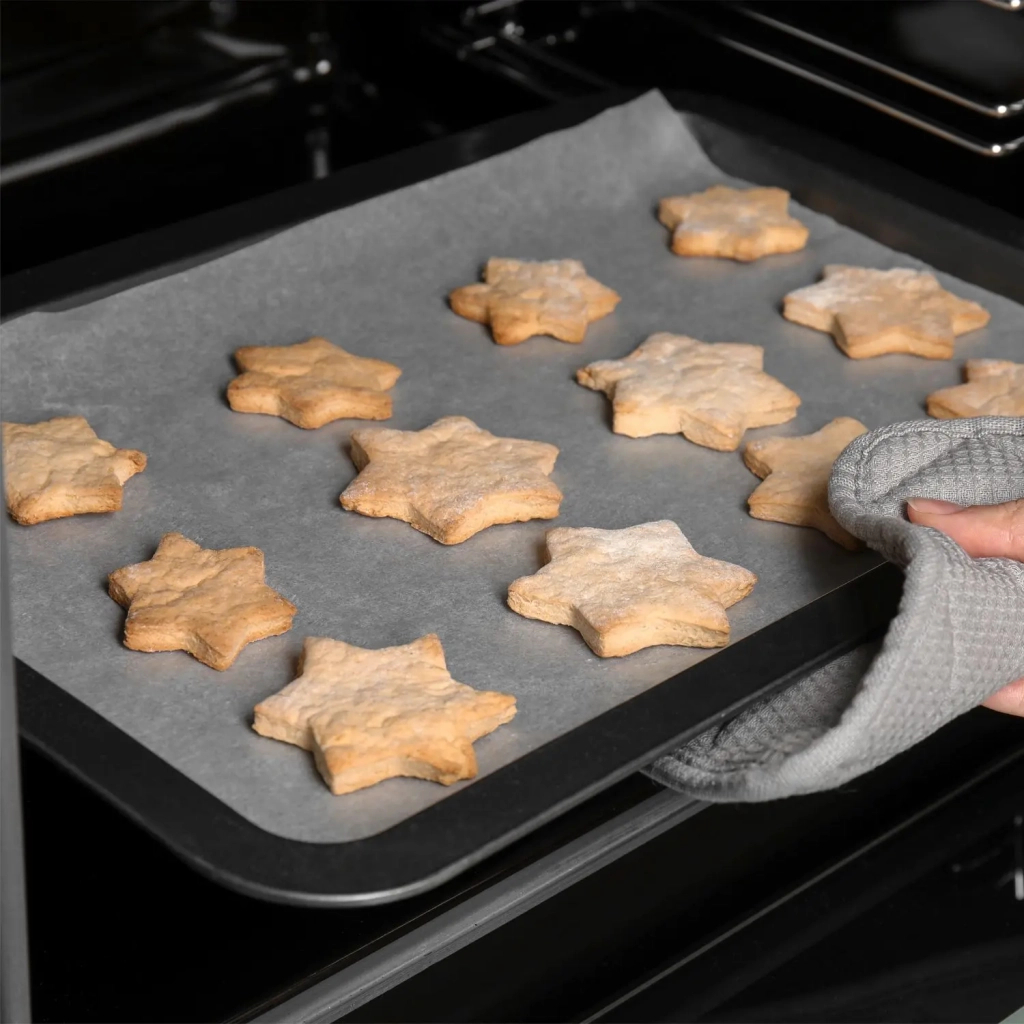 Папір для випічки пергаментний Chisto Professional XXL Листовий Силіконізований 38 х 42 см 15 шт. (4823098414377) - фото 3 Папір для випічки пергаментний Chisto Professional XXL Листовий Силіконізований 38 х 42 см 15 шт. (4823098414377) - фото 3