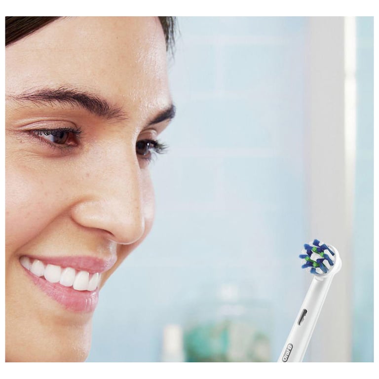Електрична зубна щітка Oral-B D305.513.3X Black - фото 3