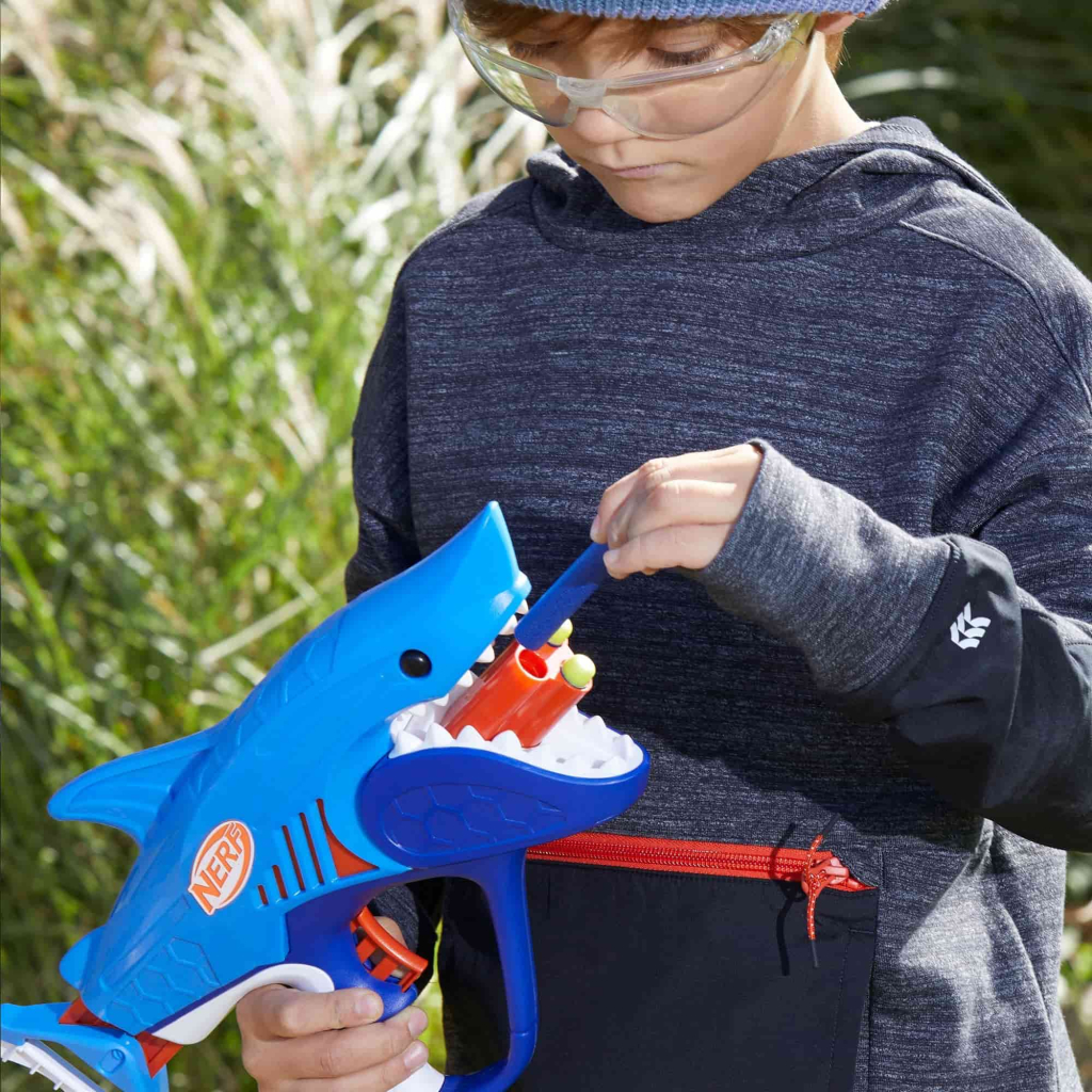 Іграшкова зброя Hasbro Бластер Nerf SharkFire (F8645) - фото 4 Іграшкова зброя Hasbro Бластер Nerf SharkFire (F8645) - фото 4