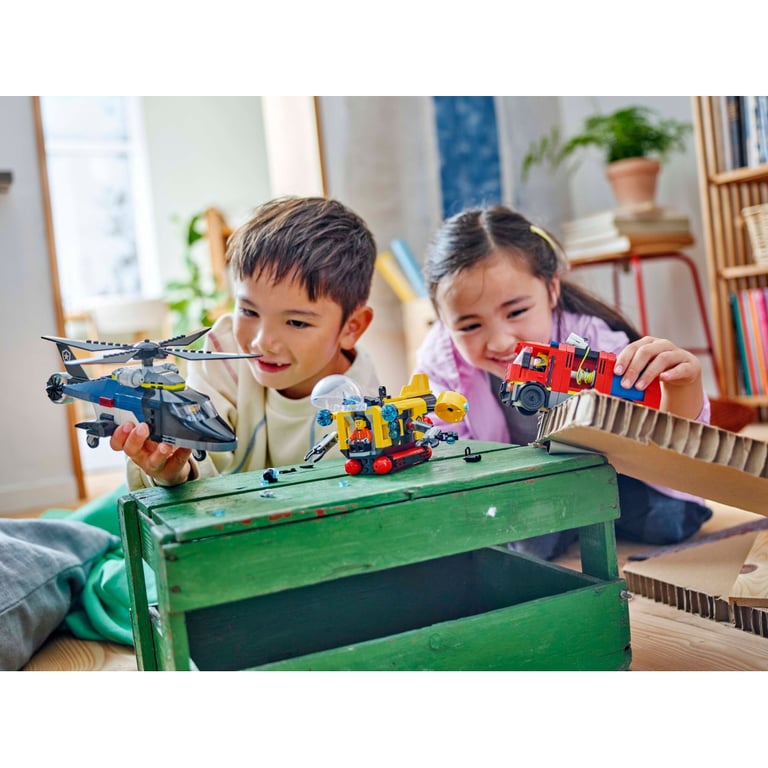 Конструктор LEGO City Ремікс вертольотів, пожежних машин і підводних човнів (60462) - фото 9