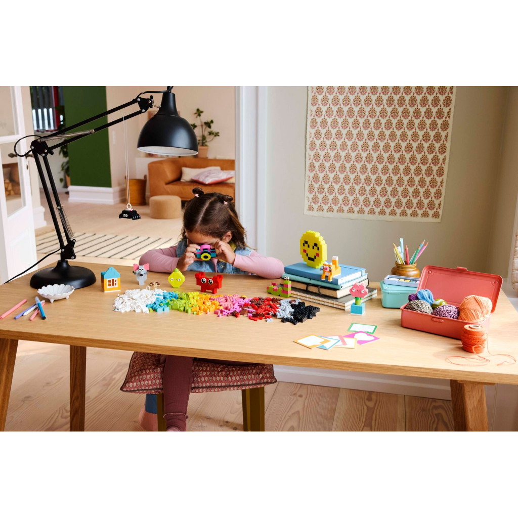 Конструктор LEGO Classic Щасливий творчий набір (11042) - фото 12 Конструктор LEGO Classic Щасливий творчий набір (11042) - фото 12