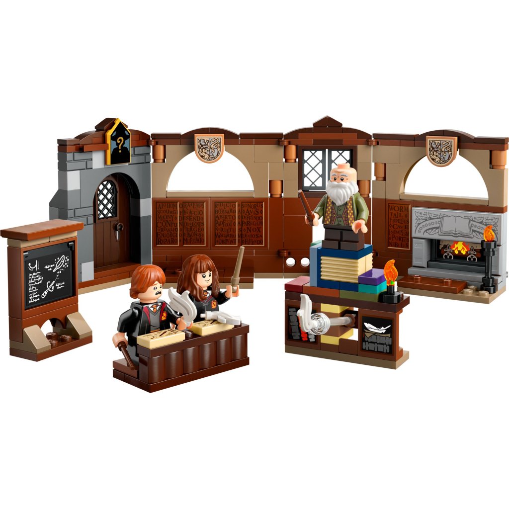 Конструктор LEGO Harry Potter Замок Гоґвортс: урок чарів (76442) - фото 2 Конструктор LEGO Harry Potter Замок Гоґвортс: урок чарів (76442) - фото 2