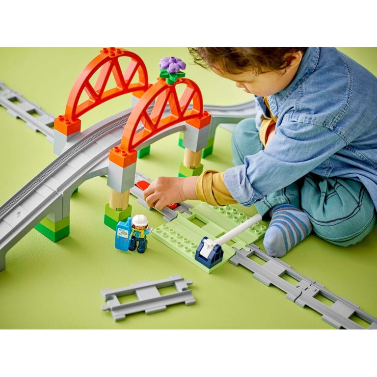 Конструктор LEGO DUPLO Town Додатковий набір. Залізничний міст і колії (10426) - фото 7