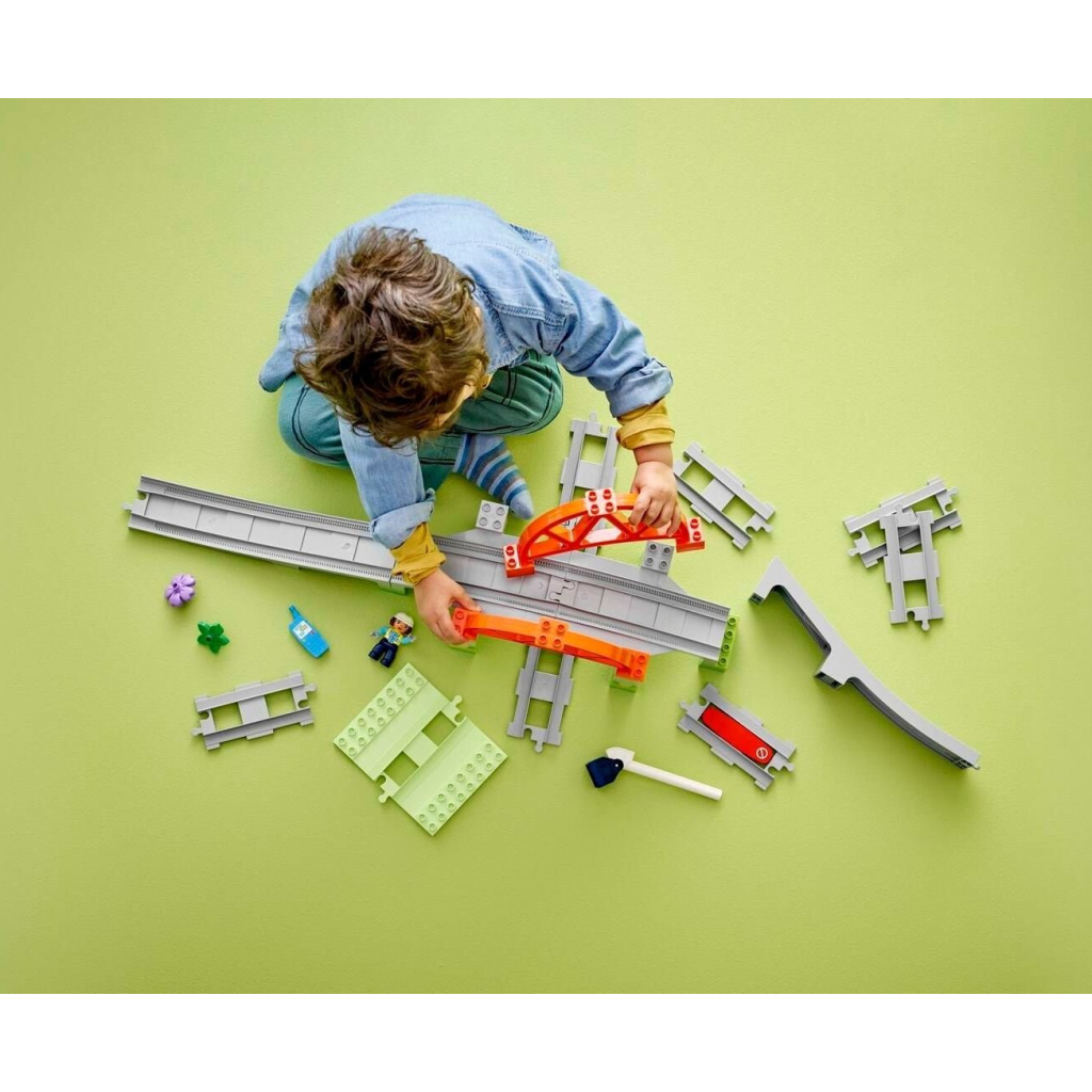 Конструктор LEGO DUPLO Town Додатковий набір. Залізничний міст і колії (10426) - фото 8 Конструктор LEGO DUPLO Town Додатковий набір. Залізничний міст і колії (10426) - фото 8