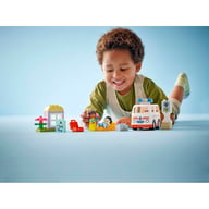 Конструктор LEGO DUPLO Town Швидка допомога та водій (10447) - фото 6