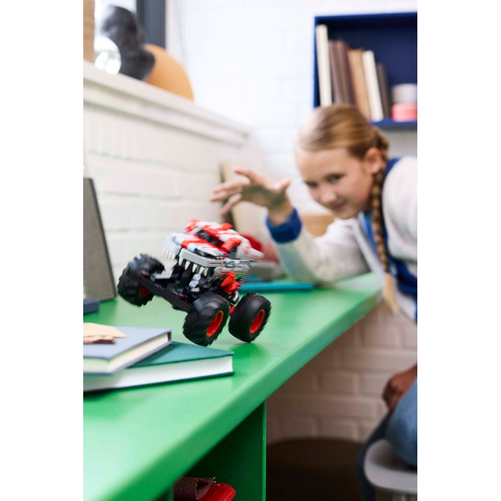 Конструктор LEGO Technic Monster Jam ThunderROARus з інерційним двигуном (42200) - фото 8 Конструктор LEGO Technic Monster Jam ThunderROARus з інерційним двигуном (42200) - фото 8