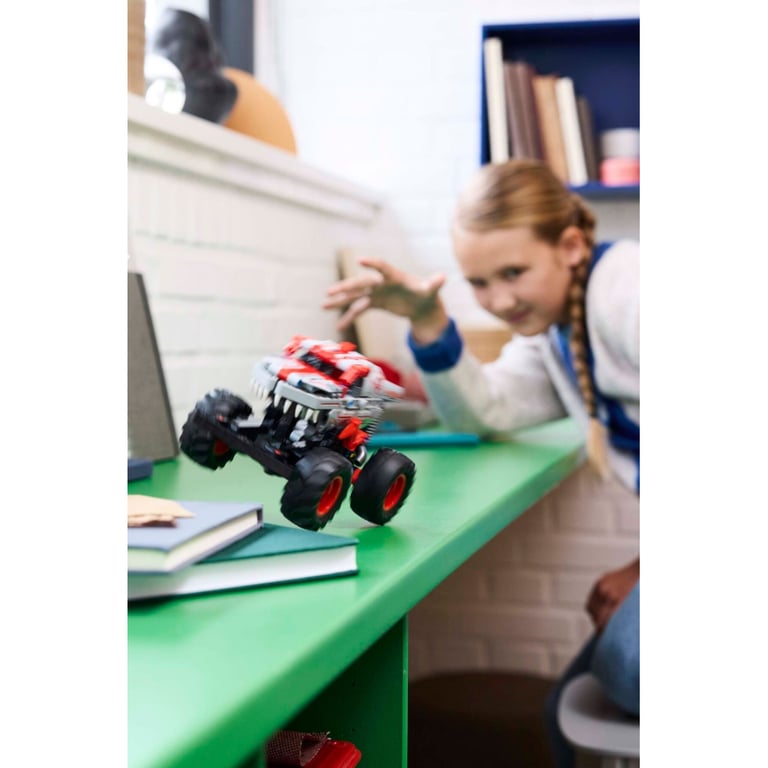 Конструктор LEGO Technic Monster Jam ThunderROARus з інерційним двигуном (42200) - фото 8