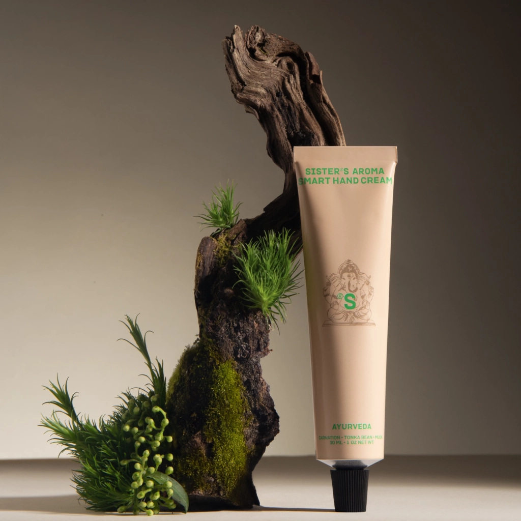 Крем для рук Sister's Aroma Smart Hand Cream Аюрведа 30 мл (4820227784417) - фото 3 Крем для рук Sister's Aroma Smart Hand Cream Аюрведа 30 мл (4820227784417) - фото 3