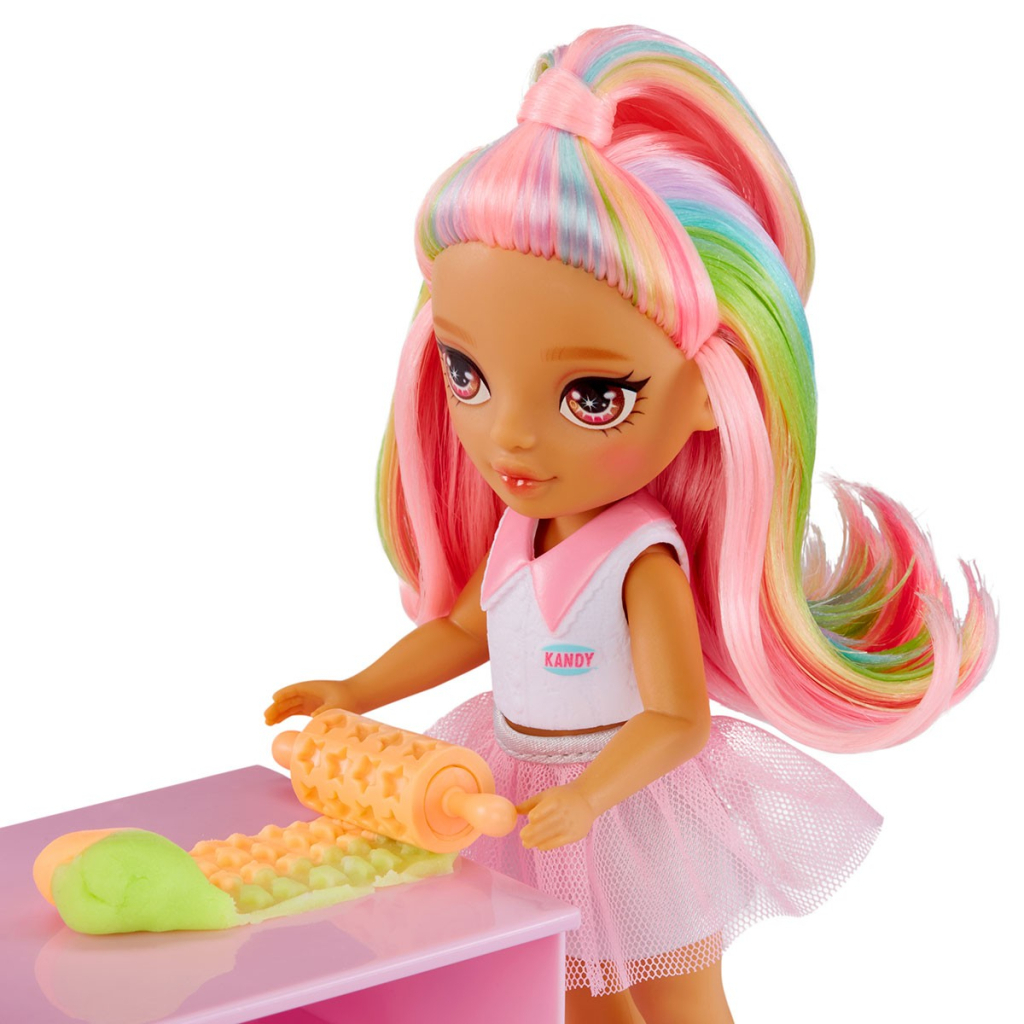 Лялька Rainbow High серії Littles - Кондитерська Кенді (522058) - фото 8 Лялька Rainbow High серії Littles - Кондитерська Кенді (522058) - фото 8