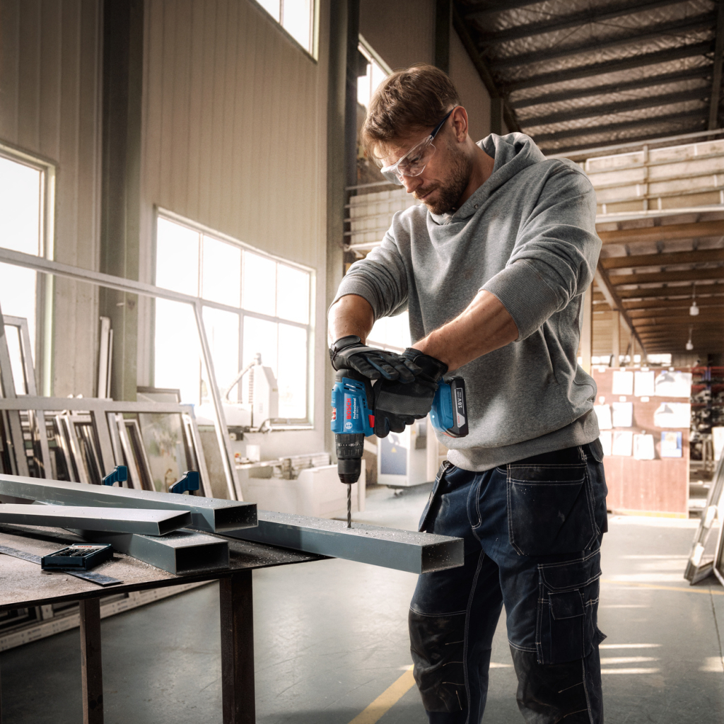 Шуруповерт Bosch GSB 183-LI 18V, 2х2Ah, 21-56Нм, 374-1815 об/хв, кейс, 1.2кг (0.601.9K9.100) - фото 6 Шуруповерт Bosch GSB 183-LI 18V, 2х2Ah, 21-56Нм, 374-1815 об/хв, кейс, 1.2кг (0.601.9K9.100) - фото 6