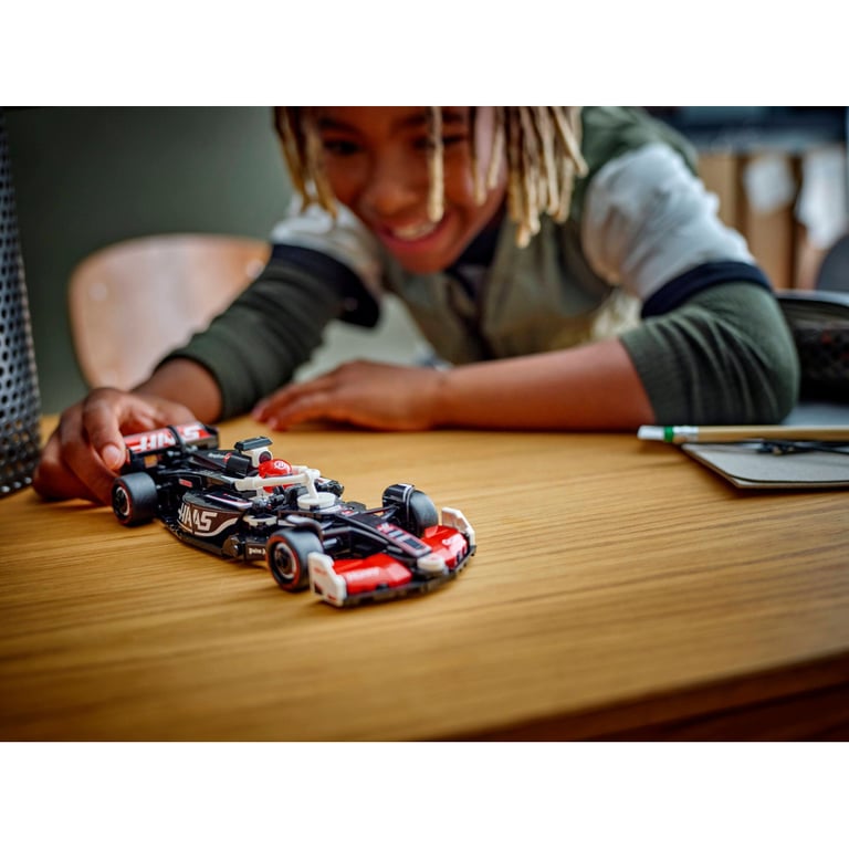 Конструктор LEGO Speed Champions Автомобіль для перегонів MoneyGram Haas F1 Team VF-24 (77250) - фото 8