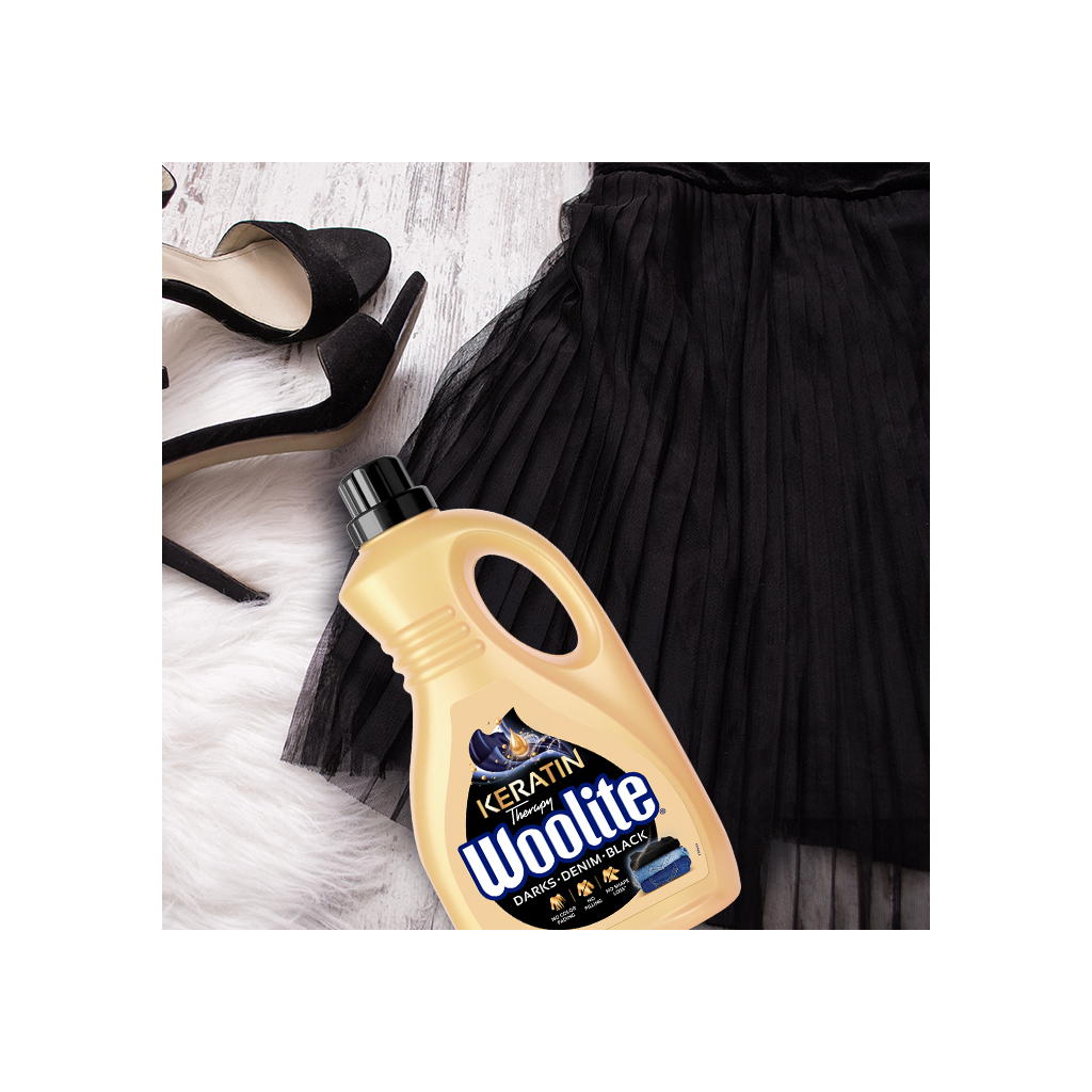 Гель для прання Woolite Для чорних, темних та джинсових тканин З кератином 2.7 л (5900627090482) - фото 4 Гель для прання Woolite Для чорних, темних та джинсових тканин З кератином 2.7 л (5900627090482) - фото 4