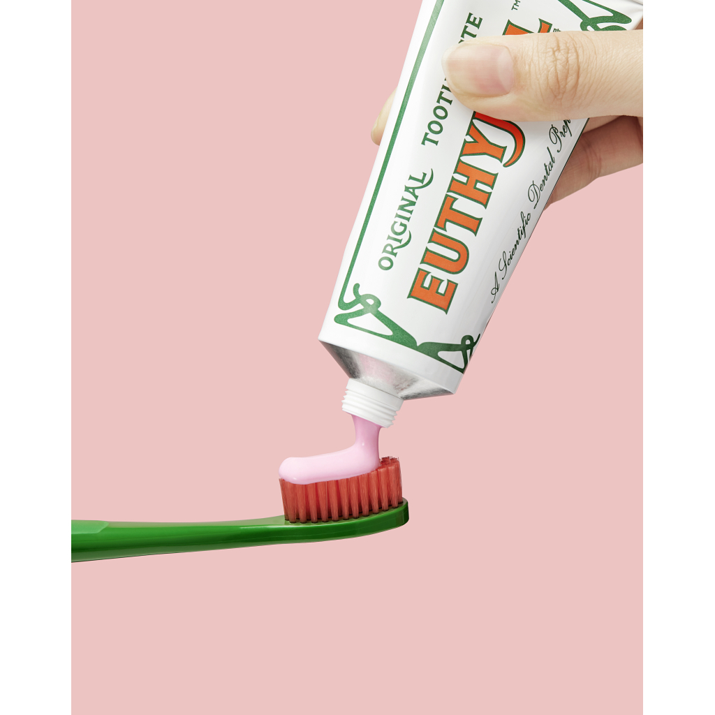 Зубна щітка Euthymol Regular Soft (8801051171013) - фото 3 Зубна щітка Euthymol Regular Soft (8801051171013) - фото 3