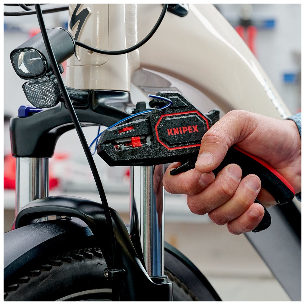 Знімач ізоляції KNIPEX 0.2-6мм, 180мм (12 62 180) - фото 4 Знімач ізоляції KNIPEX 0.2-6мм, 180мм (12 62 180) - фото 4