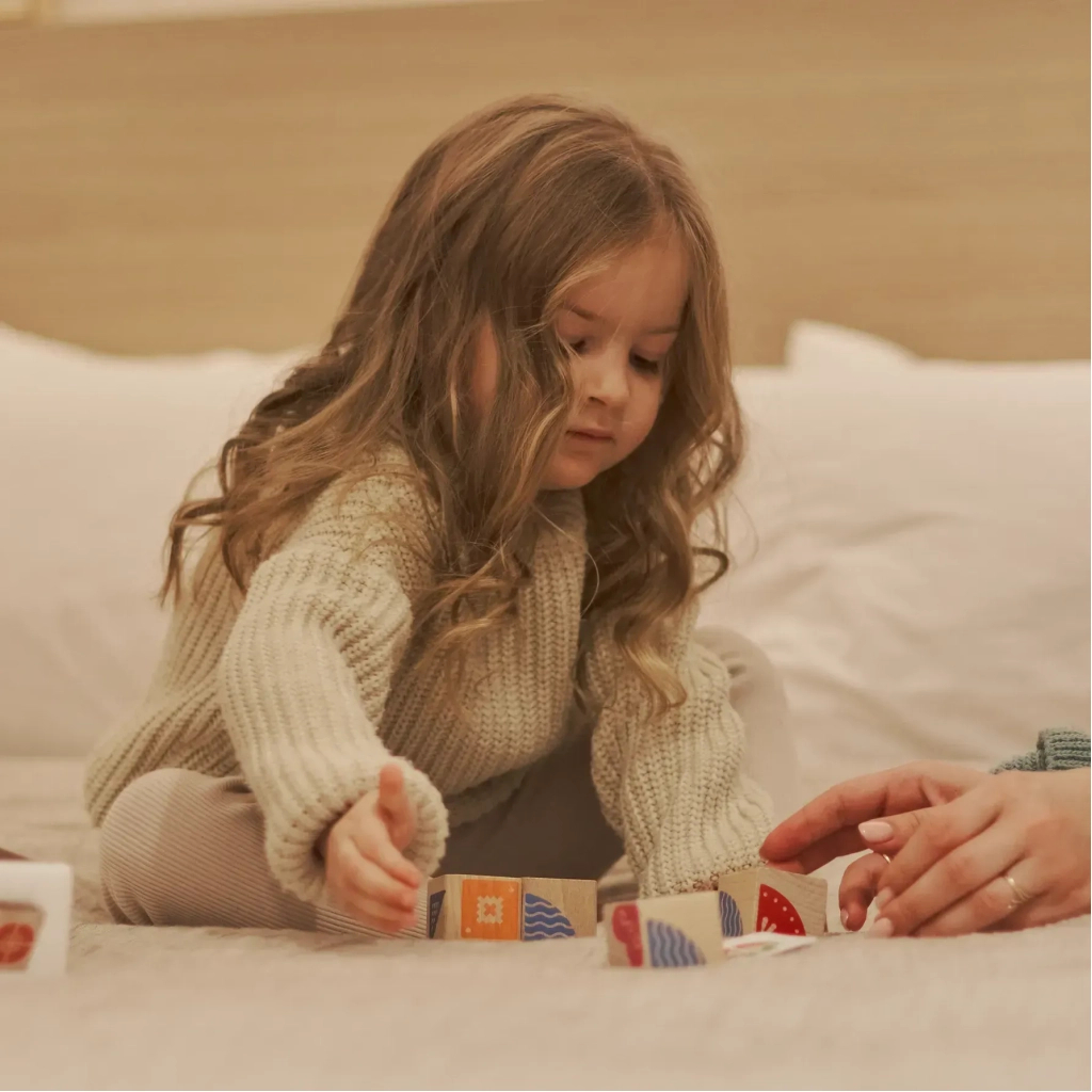 Розвиваюча іграшка Ігротеко Логічні кубики Склади візерунок (900477) - фото 4 Розвиваюча іграшка Ігротеко Логічні кубики Склади візерунок (900477) - фото 4