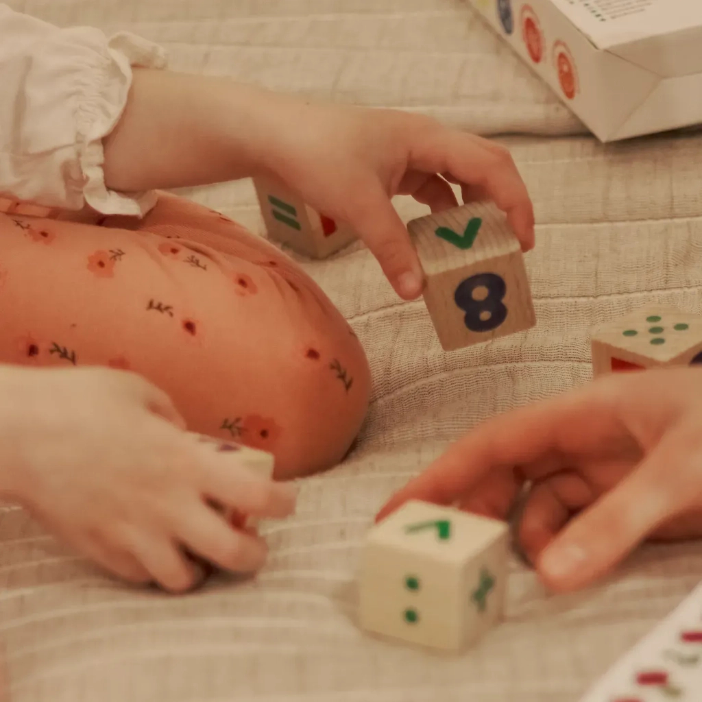 Кубики Ігротеко дерев'яні Математика (900736) - фото 5 Кубики Ігротеко дерев'яні Математика (900736) - фото 5